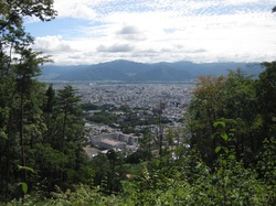 07往生寺からは長野市が一望できます