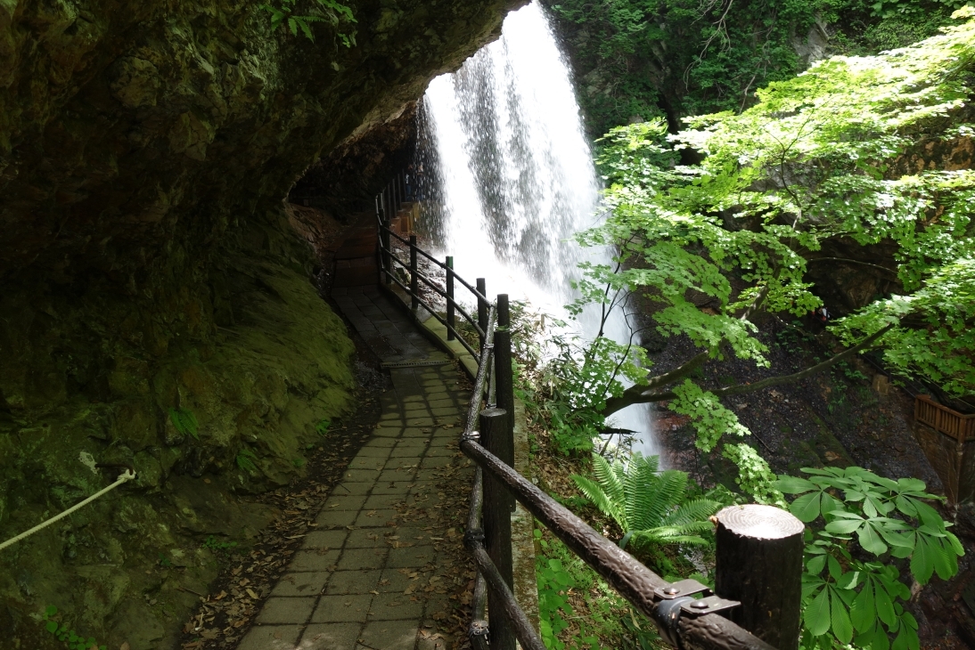 信州高山村の雷滝